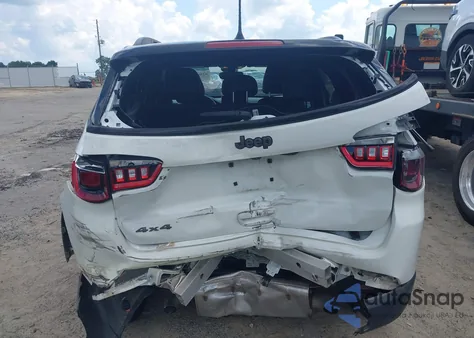 2024 Jeep Compass Latitude 4X4 from USA, damaged, VIN 3C4NJDBN4RT122699